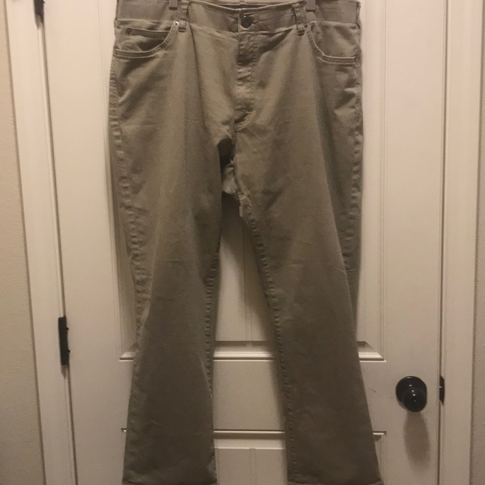 Lee Modern Series Extreme Motion Khakis